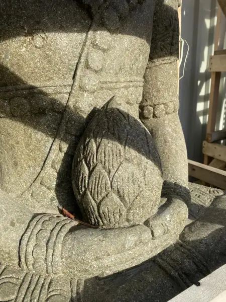 Artikelbild 3 des Artikels “Sitzender Tri Murti mit 3 Köpfen, 147cm Höhe, Natur “